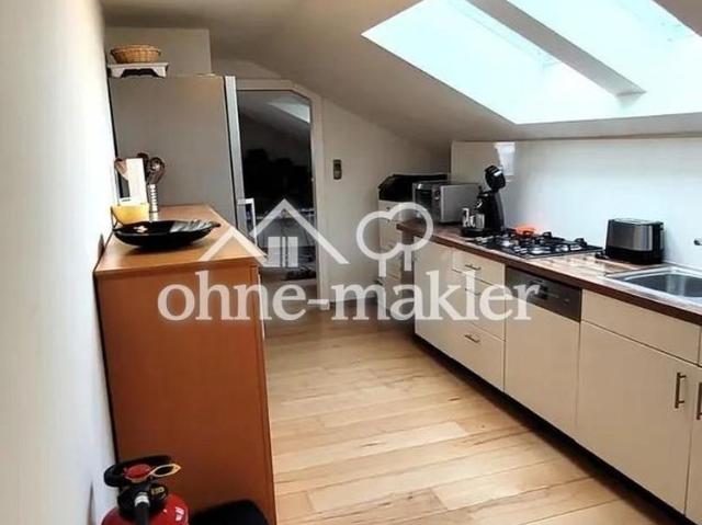 Großzügige 3 Zimmer DG Wohnung mit Klimaanlage & moderner Ausstattung