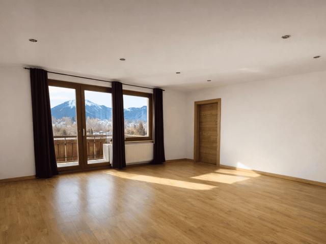 Großzügige 3 Zimmer DG Wohnung 131 m² mit Balkon & Ifenblick – Unterwestegg / Riezlern / Kleinwalsertal