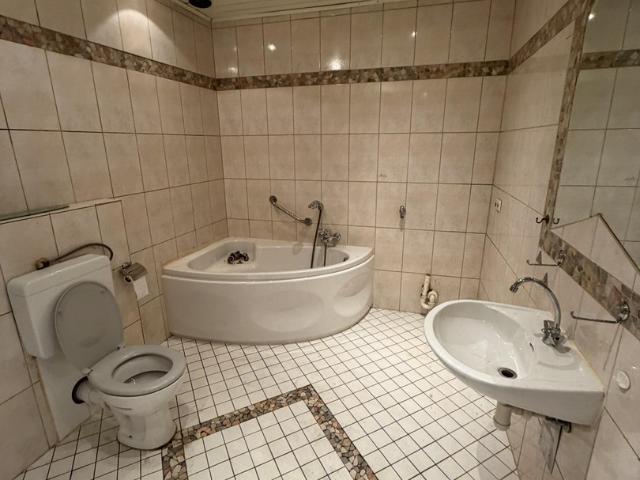 Großzügige 3 Zimmer EG Wohnung mit Renovierungsbonus – ideal für Handwerker / Eigenleistung