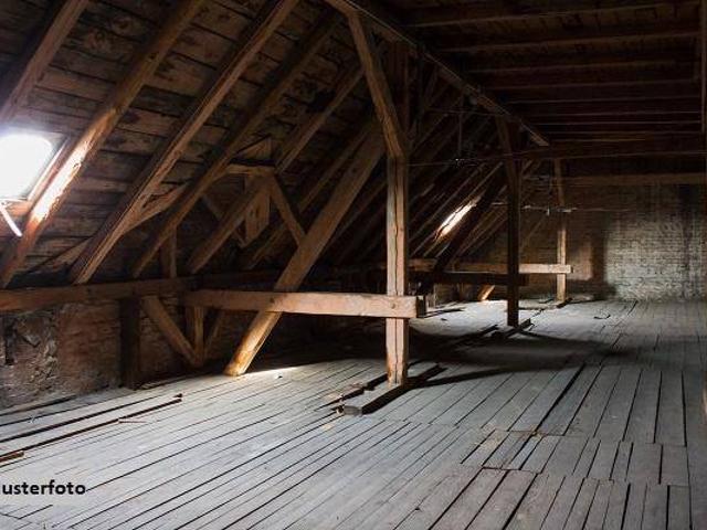 Großzügige 3 Zimmer Eigentumswohnung mit Terrasse und zwei Balkonen