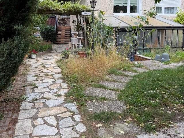 Großzügige 3 Zimmer Eigentumswohnung mit Terrasse & Garten