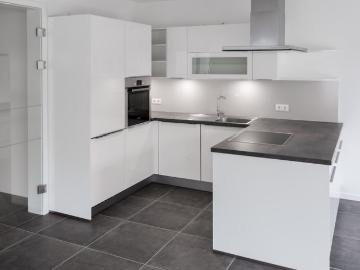 Großzügige 3 Zimmer Erdgeschosswohnung mit Balkon und Keller in ruhigem Haus in Wetzlar