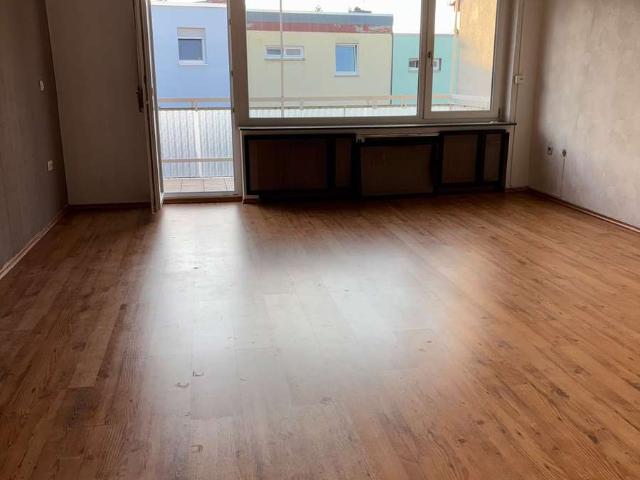 Großzügige 3 Zimmer Etagenwohnung