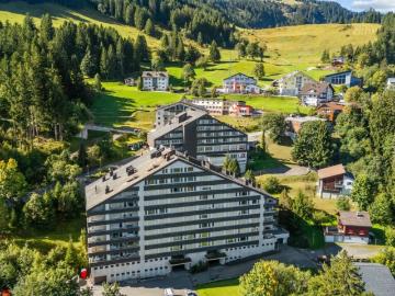 grosszügige 3 Zimmer Ferienwohnung mit Balkon und einem Tiefgaragenplatz