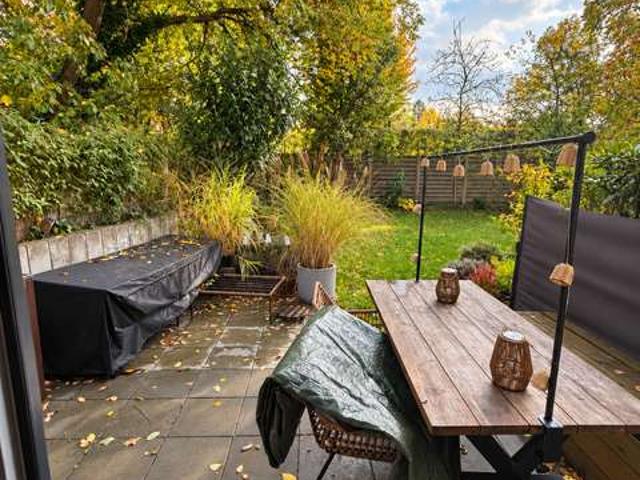 Großzügige 3 Zimmer Maisonette mit Terrasse und vielseitig nutzbarem Untergeschoss in Fuhlsbüttel