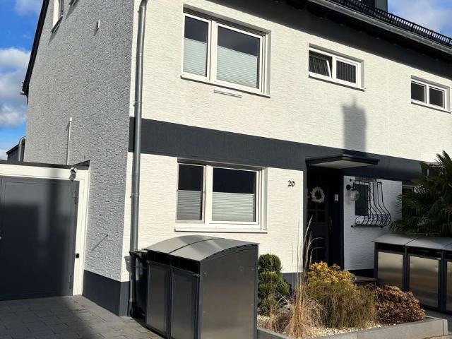 Großzügige 3 Zimmer Maisonette Wohnung mit Balkon in Lohmar in ruhiger zentraler Lage