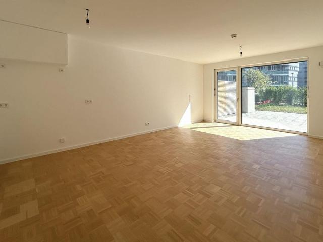 Großzügige 3 Zimmer Maisonette Wohnung mit Süd Balkon im City Prag