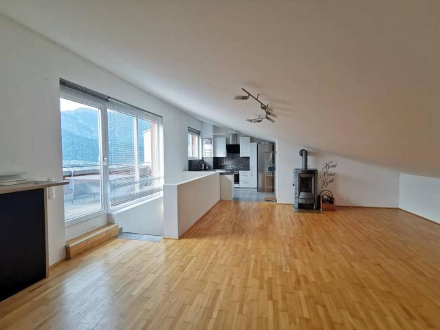 Großzügige 3 Zimmer Maisonettewohnung mit Dachterrasse und Tiefgaragenstellplatz