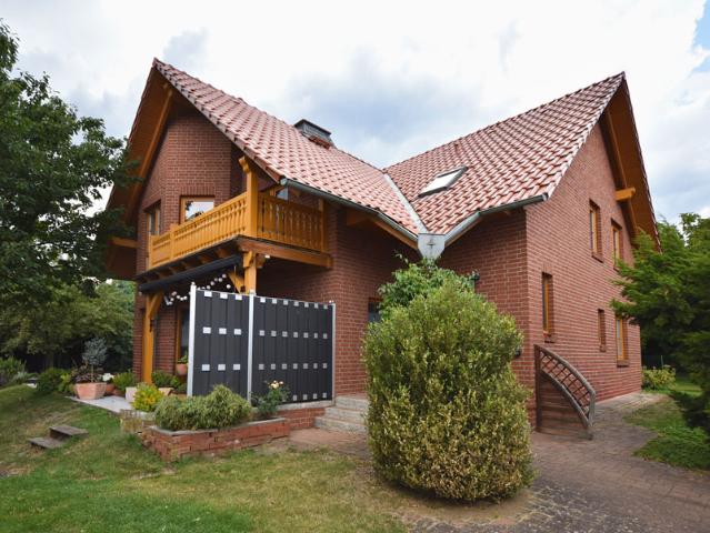 Großzügige 3 Zimmer Mietwohnung mit Balkon und Carport in Wolfsburg!