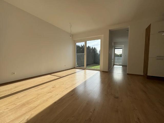 Großzügige 3 Zimmer Mietwohnung mit überdachtem Balkon & Carport – ab sofort verfügbar!