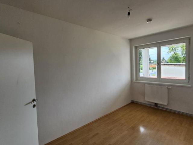 Großzügige 3 Zimmerwohnung mit Balkon – Unbefristeter Mietvertrag