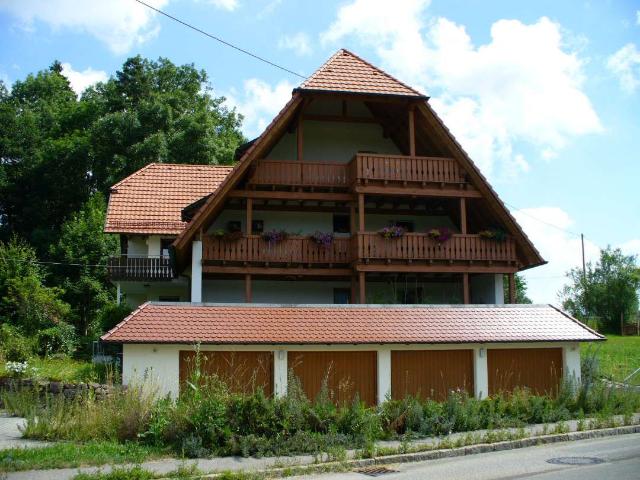 Großzügige 3 Zimmerwohnung mit Balkon im Ortsteil Weiler