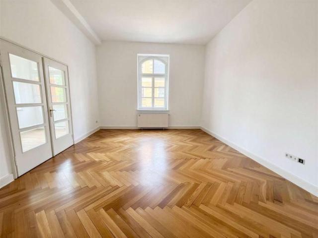 Großzügige 3 Zimmerwohnung mit Stellplatz!