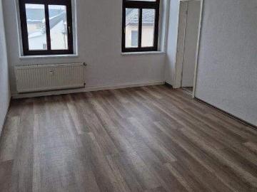 Großzügige 3 Zimmerwohnung mit Wohnküche und zwei Bädern in zentraler Lage!