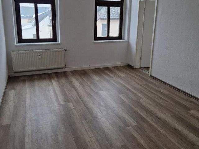 Großzügige 3 Zimmerwohnung mit Wohnküche und zwei Bädern in zentraler Lage!