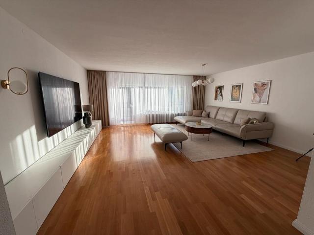 Großzügige 3,5 Zimmer Eigentumswohnung mit Balkon und Tiefgarage