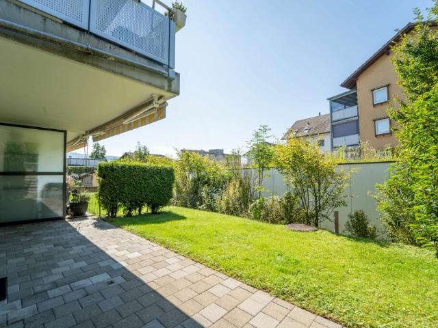 Grosszügige 3.5 Zimmer Gartenwohnung mit modernem Wohnkomfort