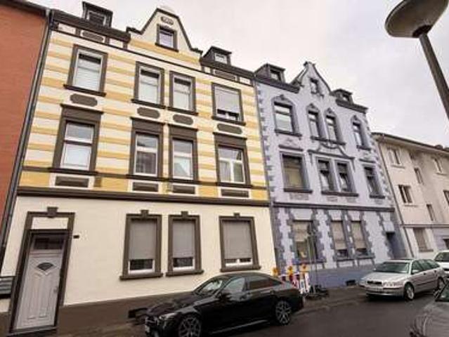 Großzügige 3,5 Zimmer Wohnung im 1. Obergeschoss in zentraler Lage von Alt Oberhausen