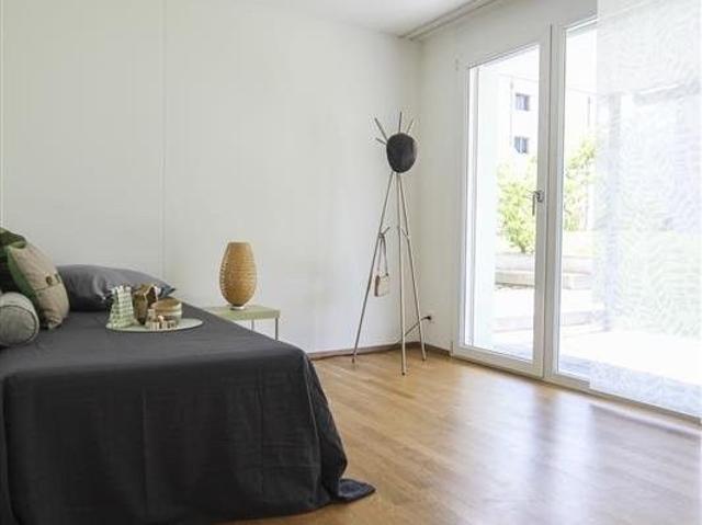 Grosszügige 3.5 Zimmer Wohnung im Grünen