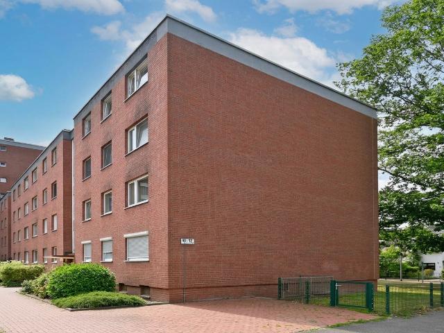 Großzügige 3,5 Zimmer Wohnung in begehrter Lage von Reinbek. Mit Loggia und Stellplatz!
