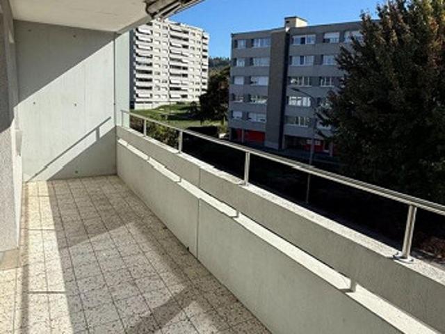 Grosszügige 3.5 Zimmer Wohnung in Port