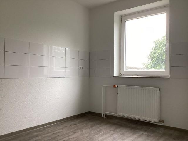 Großzügige 3,5 Zimmer Wohnung mit Balkon in grüner Lage