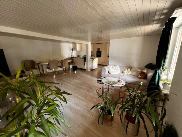 Grosszügige 3.5 Zimmer Wohnung mit Garage & Top Verkehrsanbindung in Othmarsingen