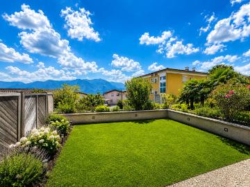 Grosszügige 3,5 Zimmer Wohnung mit privatem Garten in ruhiger Lage