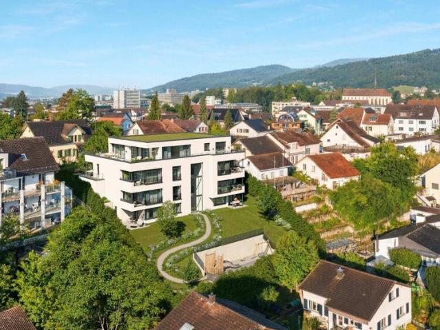 Grosszügige 3.5 Zimmer Wohnung mit Terrasse und Loggia