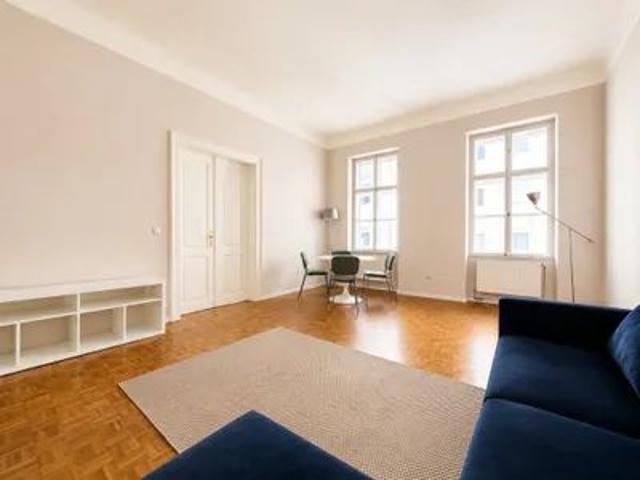 Großzügige 3,5 Zimmer Wohnung sucht WG Bewohner mit Garage und Einbauküche im Herzen von 1090 Wien!