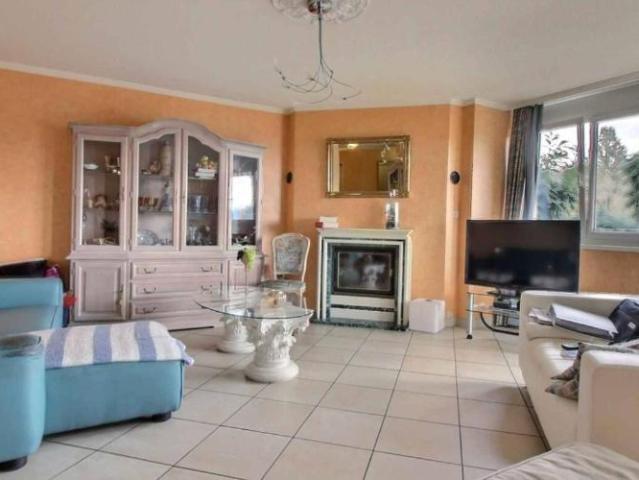 Grosszügige 3.5 zimmer wohnung von 98m2 mit grosser terrasse