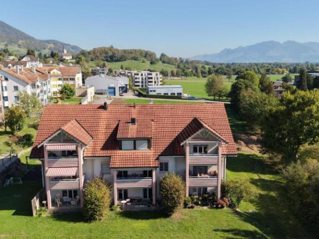Grosszügige 3.5 Zimmerwohnung