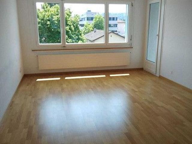 Grosszügige 3.5 Zimmerwohnung an ruhiger Lage