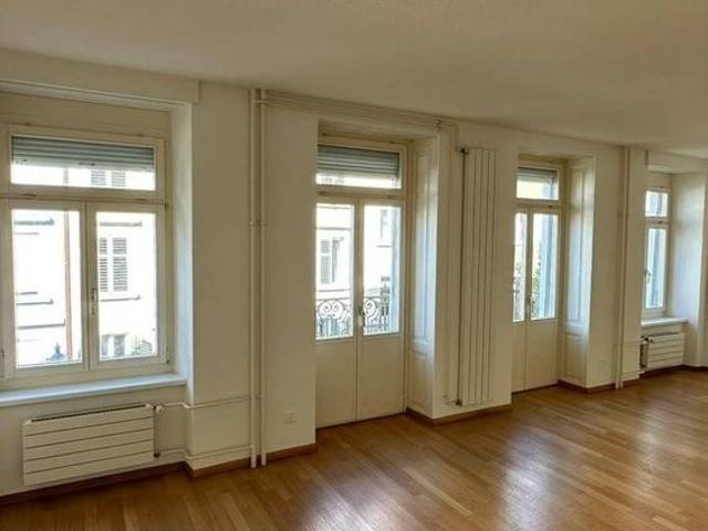 Grosszügige 3.5 Zimmerwohnung im Herzen der Zürcher Altstadt