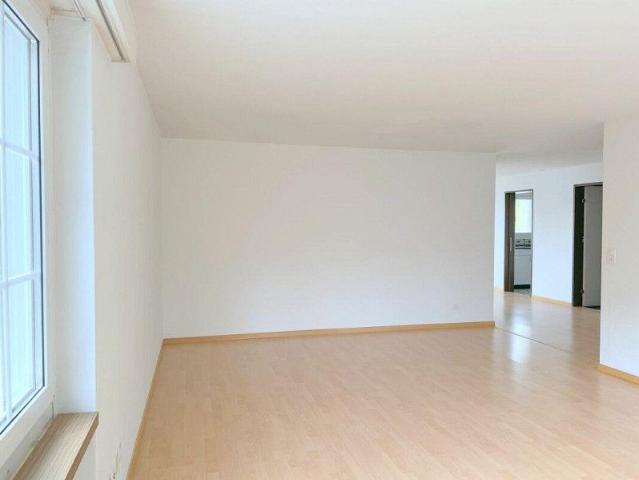 Grosszügige 3.5 Zimmerwohnung mit 2 Balkonen