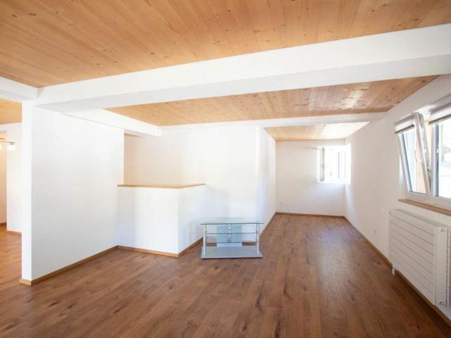 Grosszügige 3.5 Zimmerwohnung mit schönem Sitzplatz