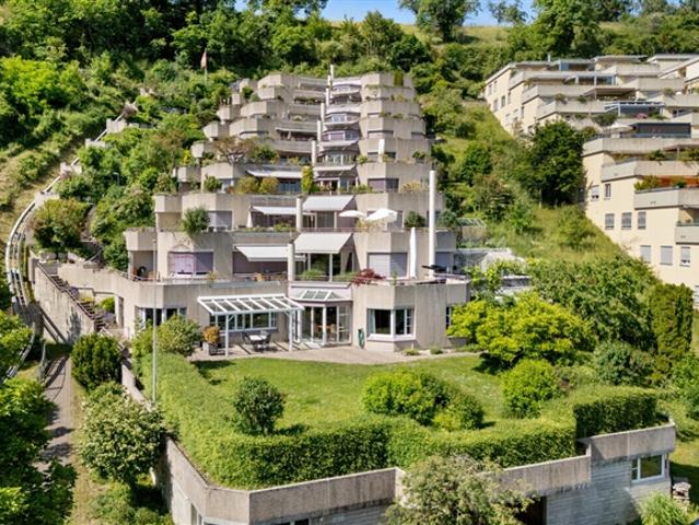 Grosszügige Terrassenwohnung mit Gartenparadies