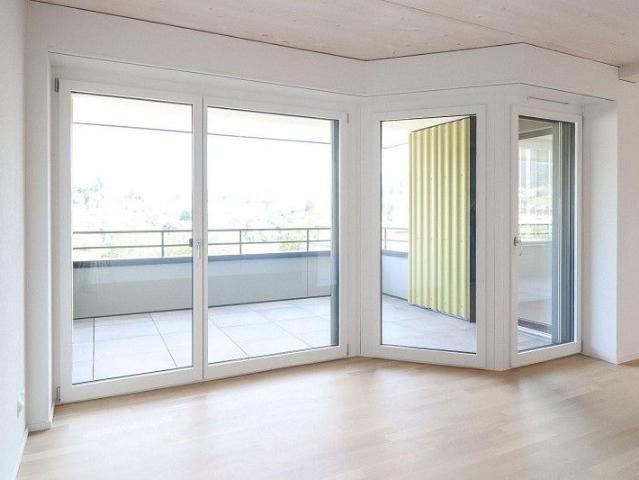 Grosszügige und attraktive 2.5 Zimmer Wohnung im 3. OG