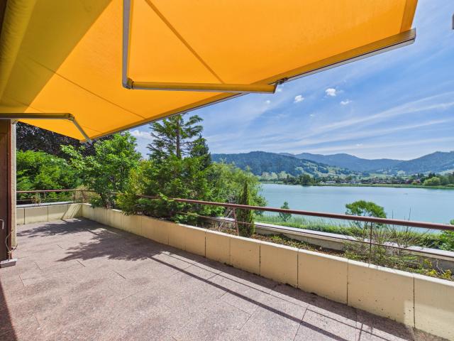 Grosszügige und gemütliche Wohnung mit tollem Seeblick in Unterägeri