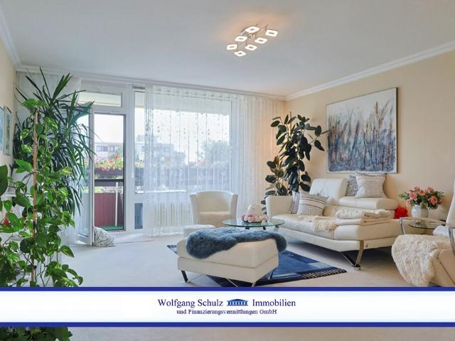 Großzügige und gepflegte 4 Zimmer Wohnung mit Loggia und schöner Raumaufteilung