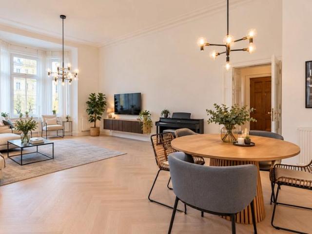 Großzügige und gepflegte 5 Zimmer Wohnung