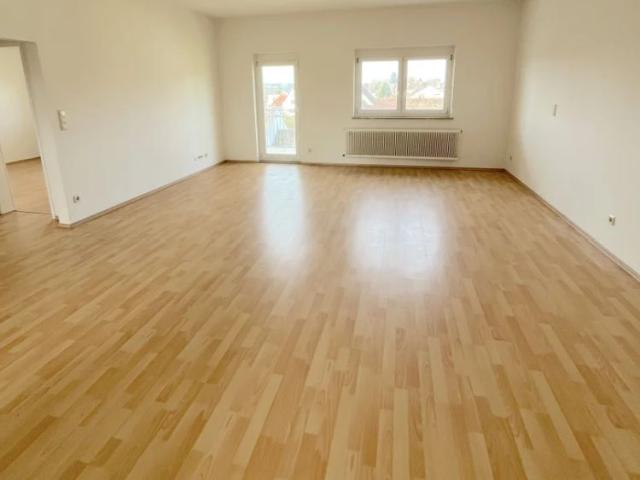 Großzügige und helle 3 Zimmer Whg