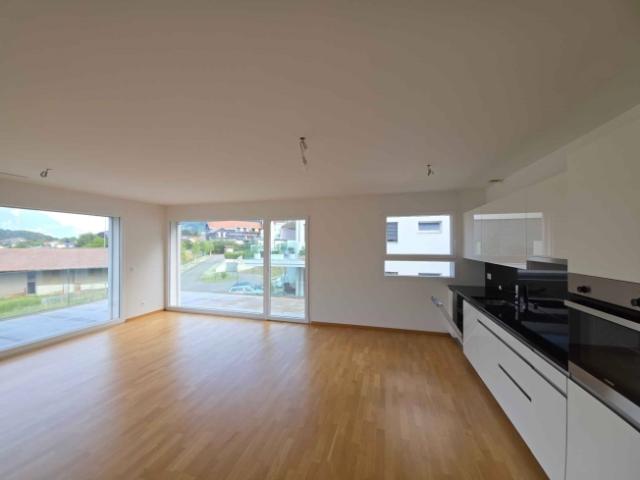 Grosszügige und helle 4.5 Zimmerwohnung sofort verfügbar