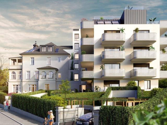 Großzügige und helle 6 Zimmer Wohnung mit 4 Balkonen und absolutem Traumblick !