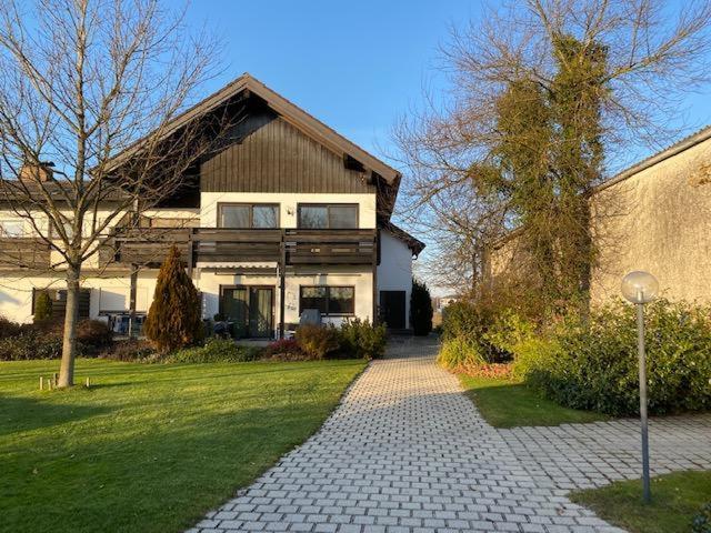 Großzügige und helle Galeriewohnung in grüner Lage