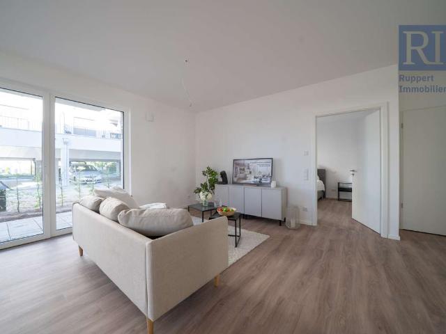 Großzügige und lichtdurchflutete 3 Zimmer Wohnung mit Terrasse
