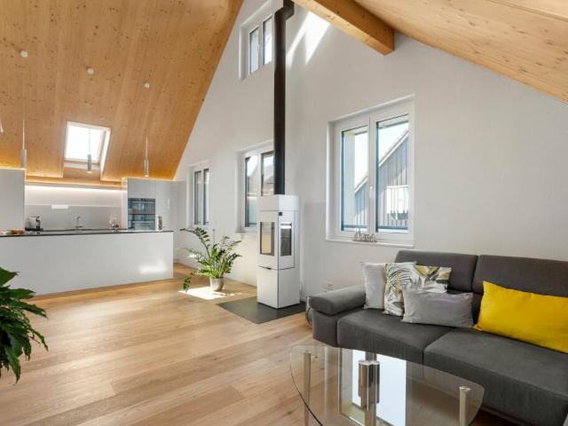 Grosszügige und moderne Dachgeschosswohnung