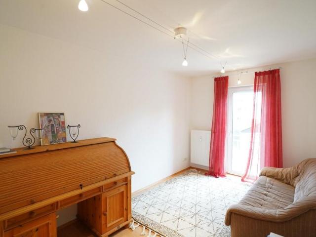 Großzügige und sonnige 4 Zimmer Wohnung in ruhiger Lage mit Blick ins Grüne