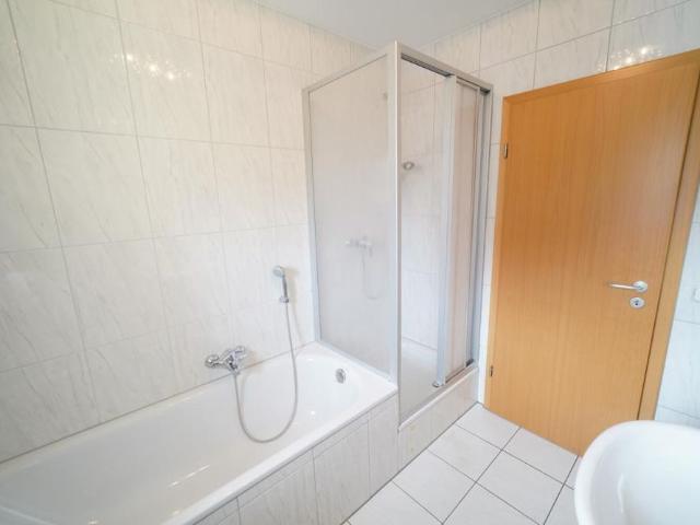 Großzügige und sonnige Wohnung in ruhiger Lage mit Blick ins Grüne