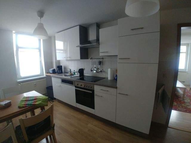 Großzügige, 5 Zimmer Wohnung mit Balkon
